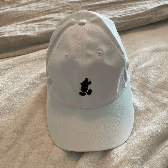 تطوع نزل سميك disney nike hat 